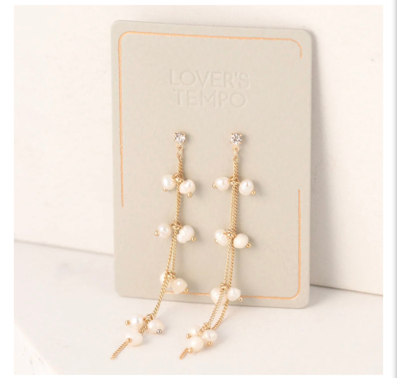 Lover’s Tempo - Dot Pearl Earrings