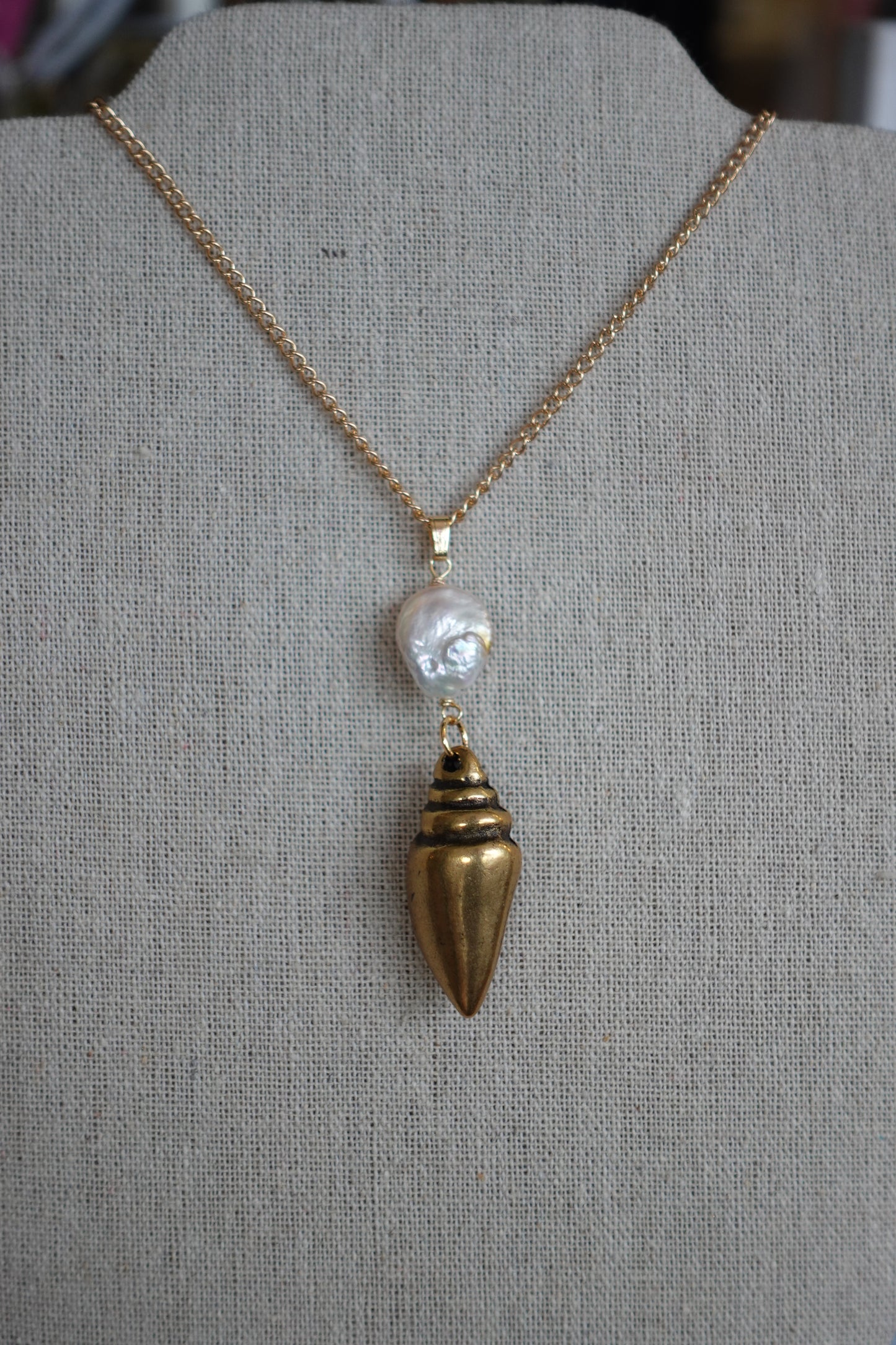 Xoco Studios - Dainty Drop