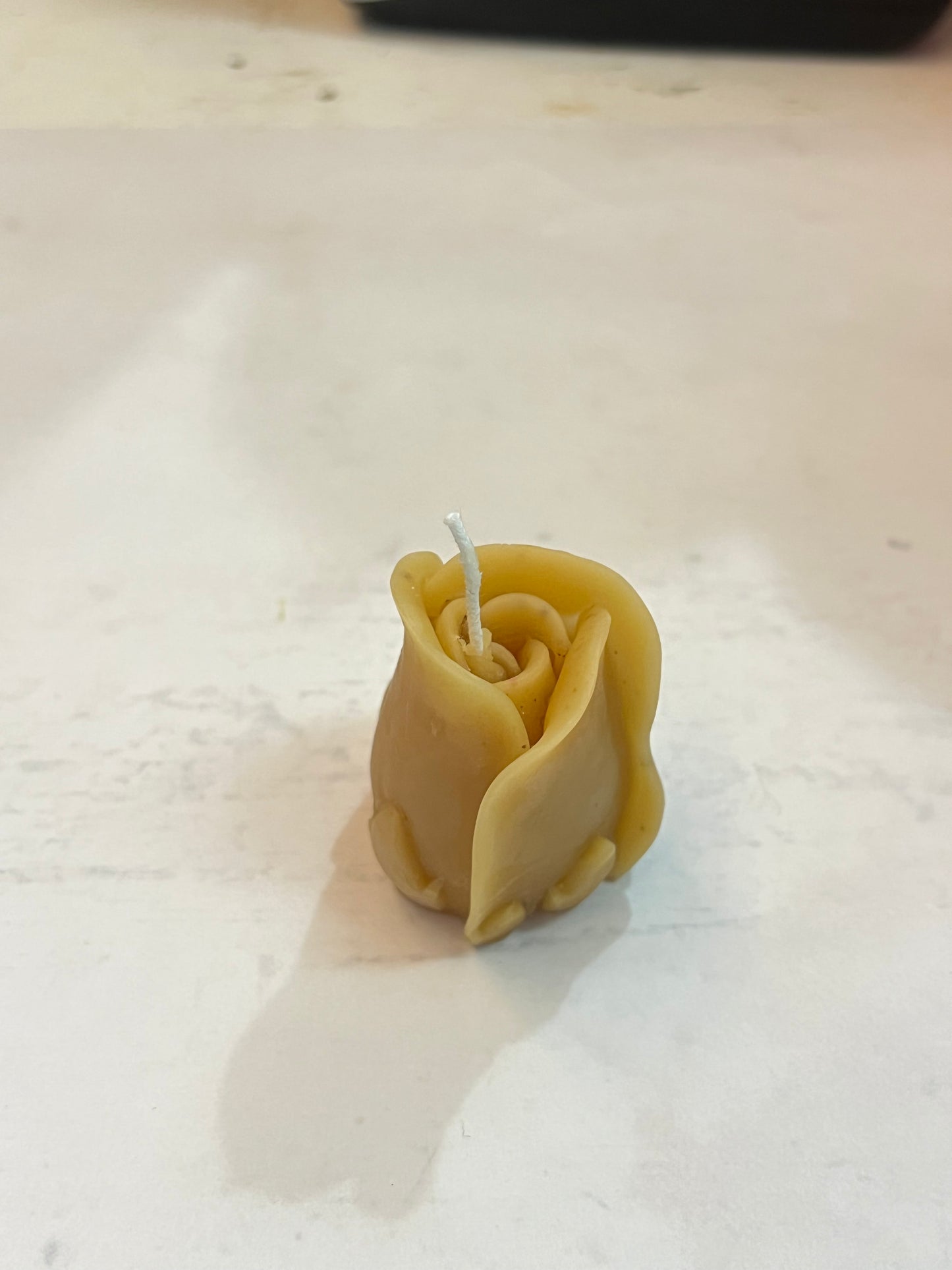 BC Bee - Rosebud Beeswax Candle