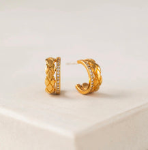 Load image into Gallery viewer, Lover’s Tempo - Solana Double Huggie Hoop Earrings
