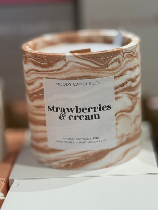 Moody Candle Co. - Strawberries & Cream