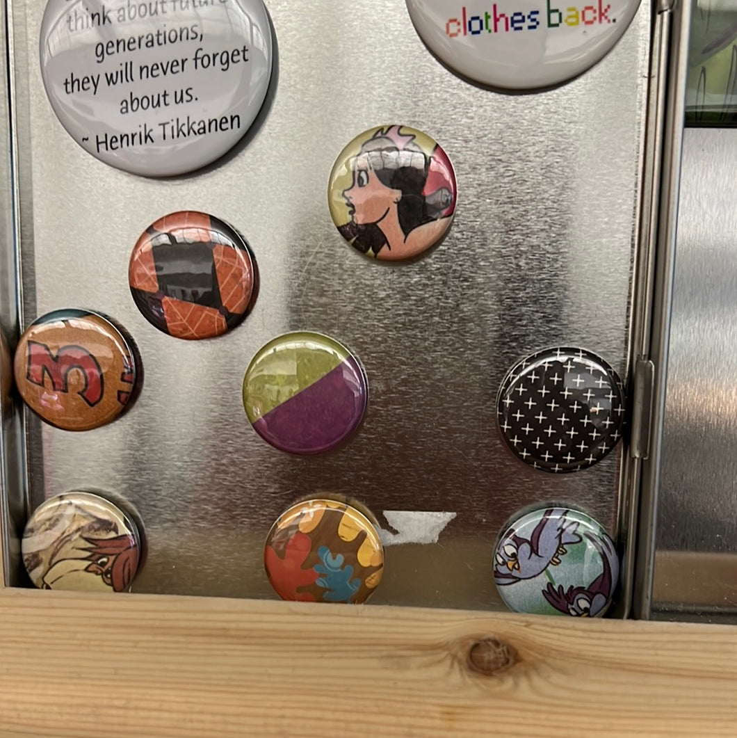 Annie’s Buttons - Magnet - Small 2023